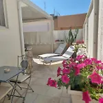 Dimora Mazzini Bed & Breakfast 4*