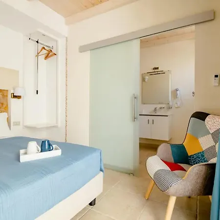 Dimora Mazzini לינה וארוחת בוקר טוליה